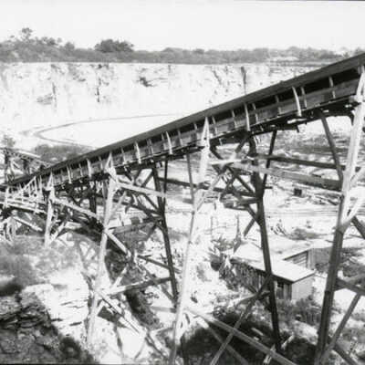Elmhurst-Chicago Stone Company Quarry elevator