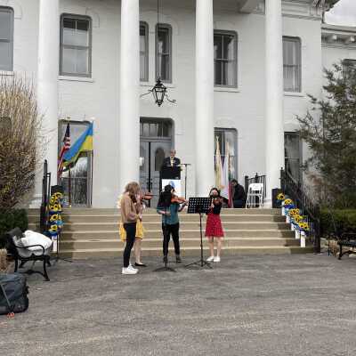 Elmhurst Stands for Ukraine Event at Wilder Park