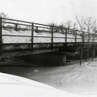 North Avenue bridge over Salt Creek