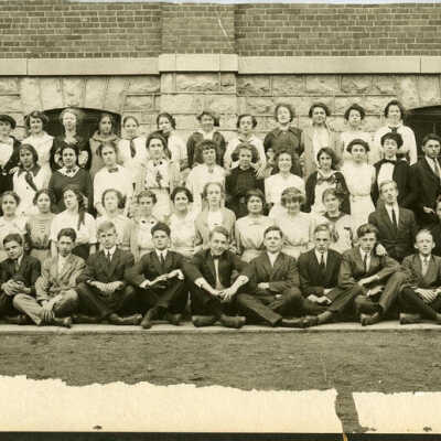 Elmhurst High School students, 1913