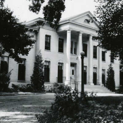 Elmhurst Public Library in Wilder Mansion