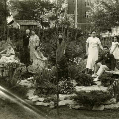 Frederick Harbour Family