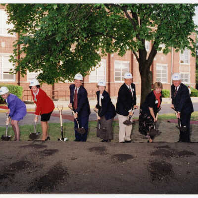 Elmhurst Community Unit School District 205 Board & Staff