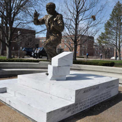 Elmhurst College, Reinhold Niebuhr Monument