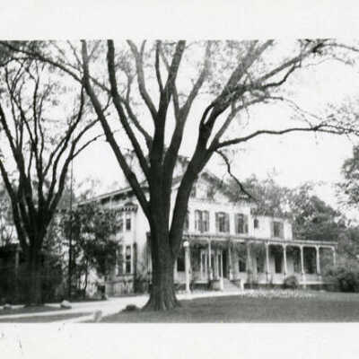 Elmhurst Public Library in Wilder Mansion