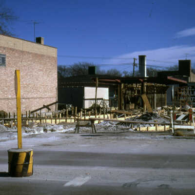Elmhurst National Bank Drive-in, construction