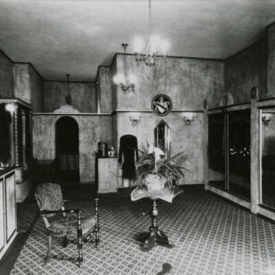 Rose-Marie Frocks, interior