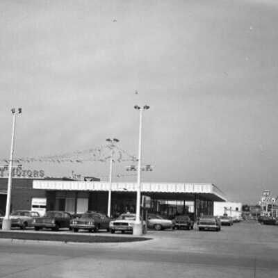 Elmhurst Motors Ford Dealership