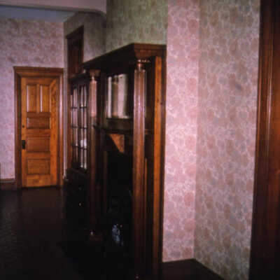 Elmhurst Historical Museum, Second floor hall