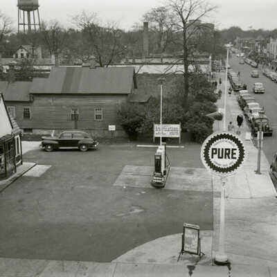 Davis Pure Oil Service Station at 171 N. York Street