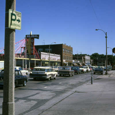 Addison Avenue, looking south