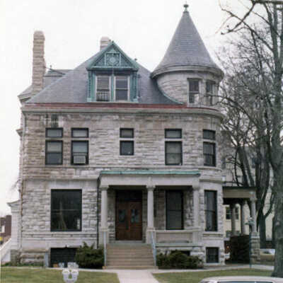 Glos Mansion at 104 S. Kenilworth--detail