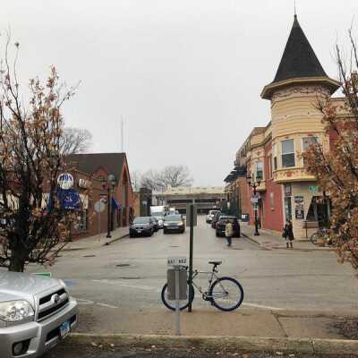 Adell Place and W. Park Avenue, looking south
