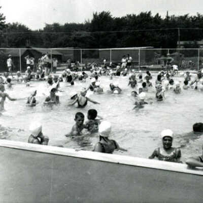 Elmhurst Park District, York Commons swimming pool