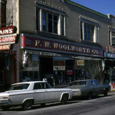 134 N. York Street, commercial block