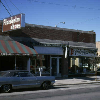 York Street, Storefronts at 162 N. York