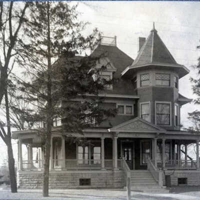 House at 196 N. York Street