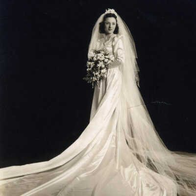 Lorraine Bugarewicz Colwell Bridal Portrait