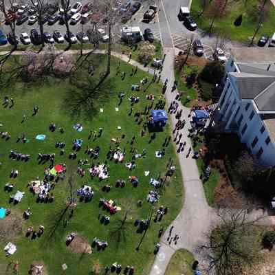 Eclipse Viewing in Wilder Park