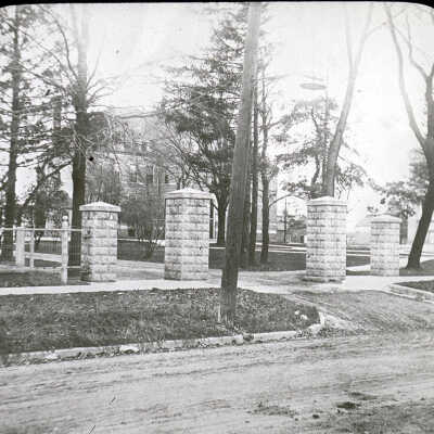 Elmhurst College entrance