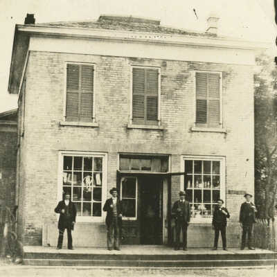 Graue Store