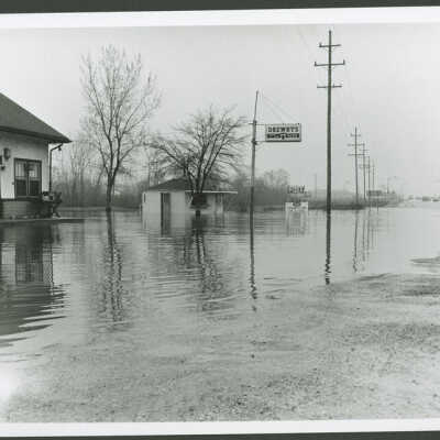 Flood 1966, Roosevelt Road east of Route 83