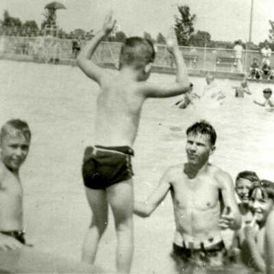 Elmhurst Park District, East End Park swimming pool