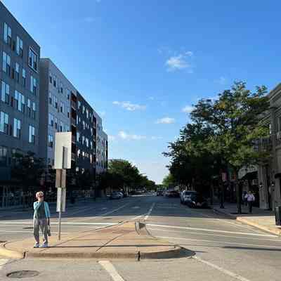 Addison Avenue Looking North