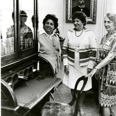 Elmhurst Evening Woman's Club, visiting Elmhurst Historical Museum