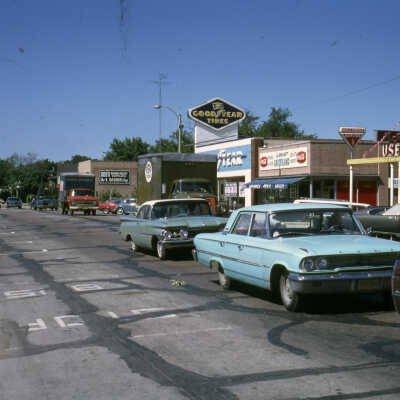 Addison Avenue, looking north