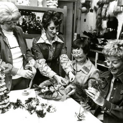 Elmhurst Evening Woman's Club, Holiday Craft Meeting