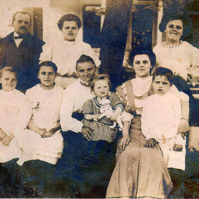 Wrosch Family at 155 Schiller Street
