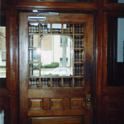 Elmhurst Hotel, entry
