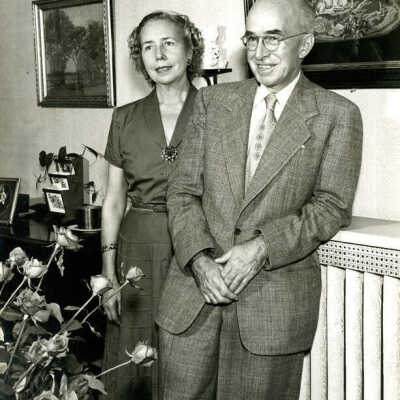 Iona Davis Glos & Albert Glos