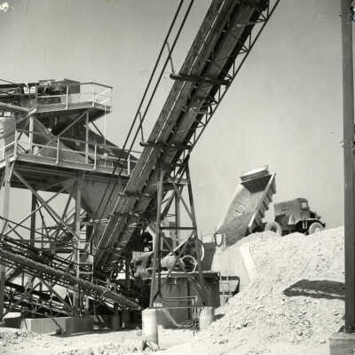 Elmhurst-Chicago Stone Company Quarry elevator