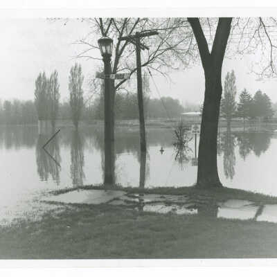 Flood 1966, Rex and Crescent sewage treatment plant