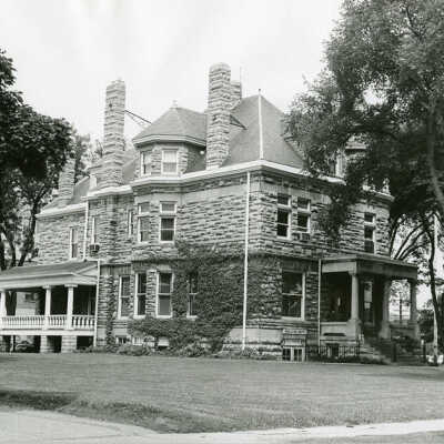 Elmhurst City Hall in the Glos Mansion