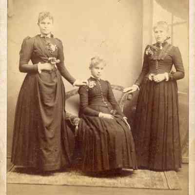 Wagner Sisters portrait