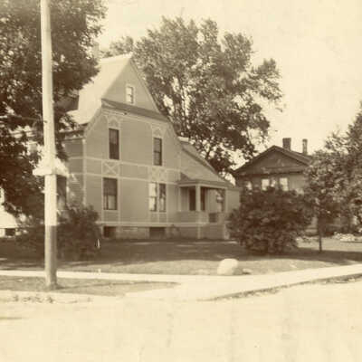 House at 104 W. Park Avenue and 116 Cottage Hill Avenue