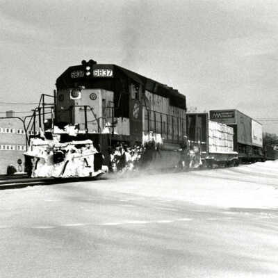 Train on Chicago & North Western Line