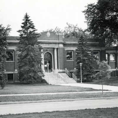 Elmhurst College, Memorial Library