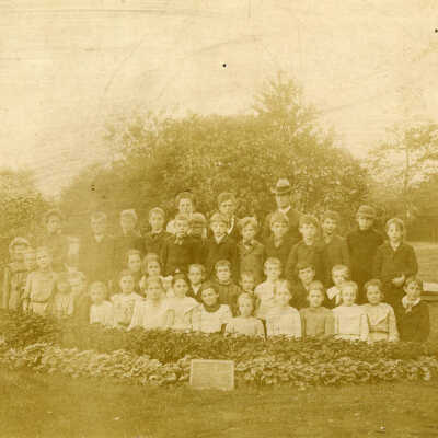 Hawthorne School Class, 1902