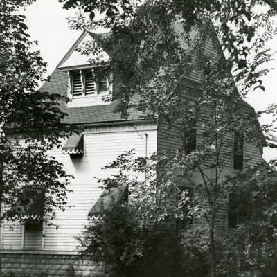 House at 104 W. Park Avenue and 116 Cottage Hill Avenue