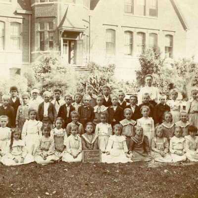 Hawthorne School Class, 1902