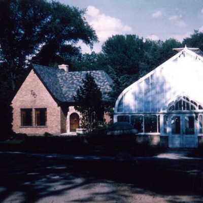 Wilder Park, Elmhurst Park District Administrative Building and Conservatory