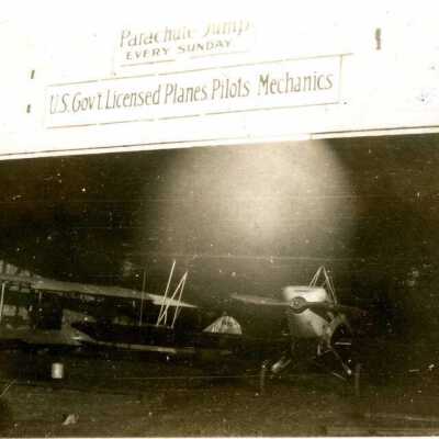Elmhurst Airport, hanger