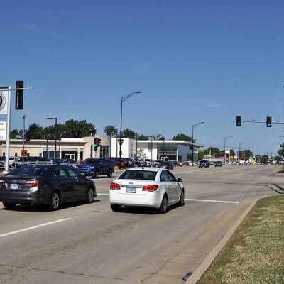 W. Lake Street Looking West
