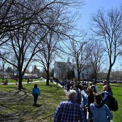 Eclipse Viewing in Wilder Park