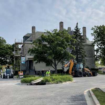 Elmhurst History Museum, removal of traffic island