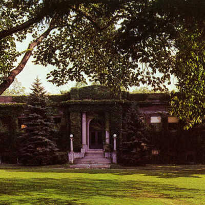 Elmhurst College, Memorial Hall